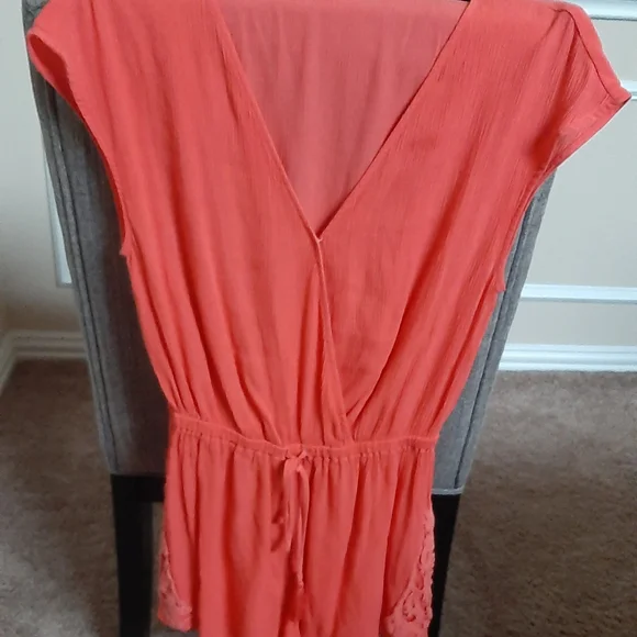 Elegant Coral Romper with Embroidery - Picture 3 of 11